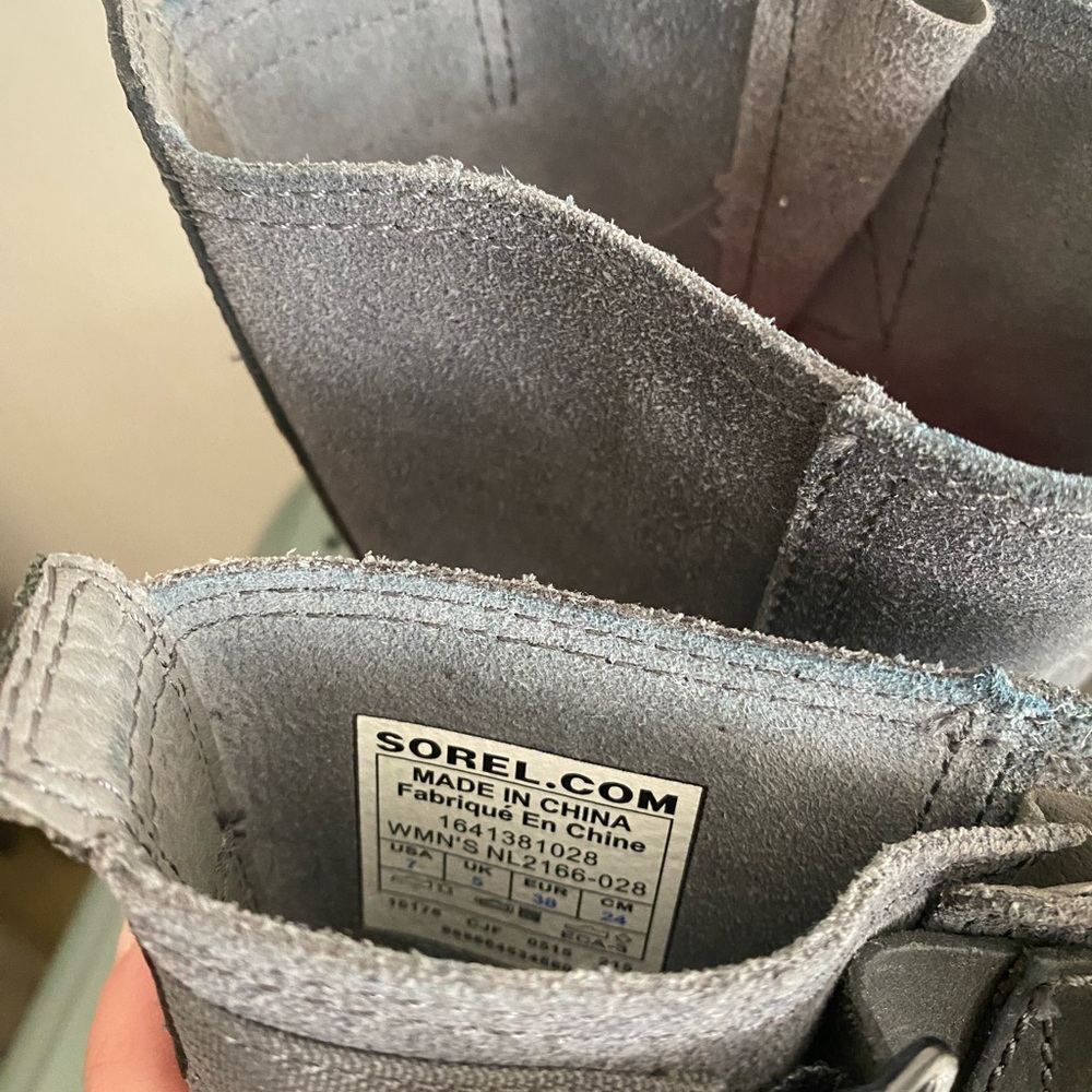 Sorel Leather Boot - Picture 4 of 5